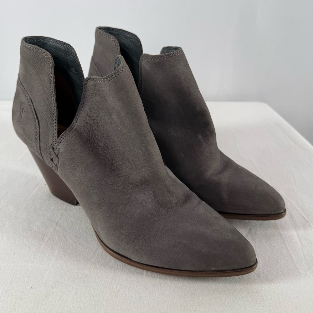 Frye Reina Cut Out Suede Point Toe Bootie in Gray‎ Size 9